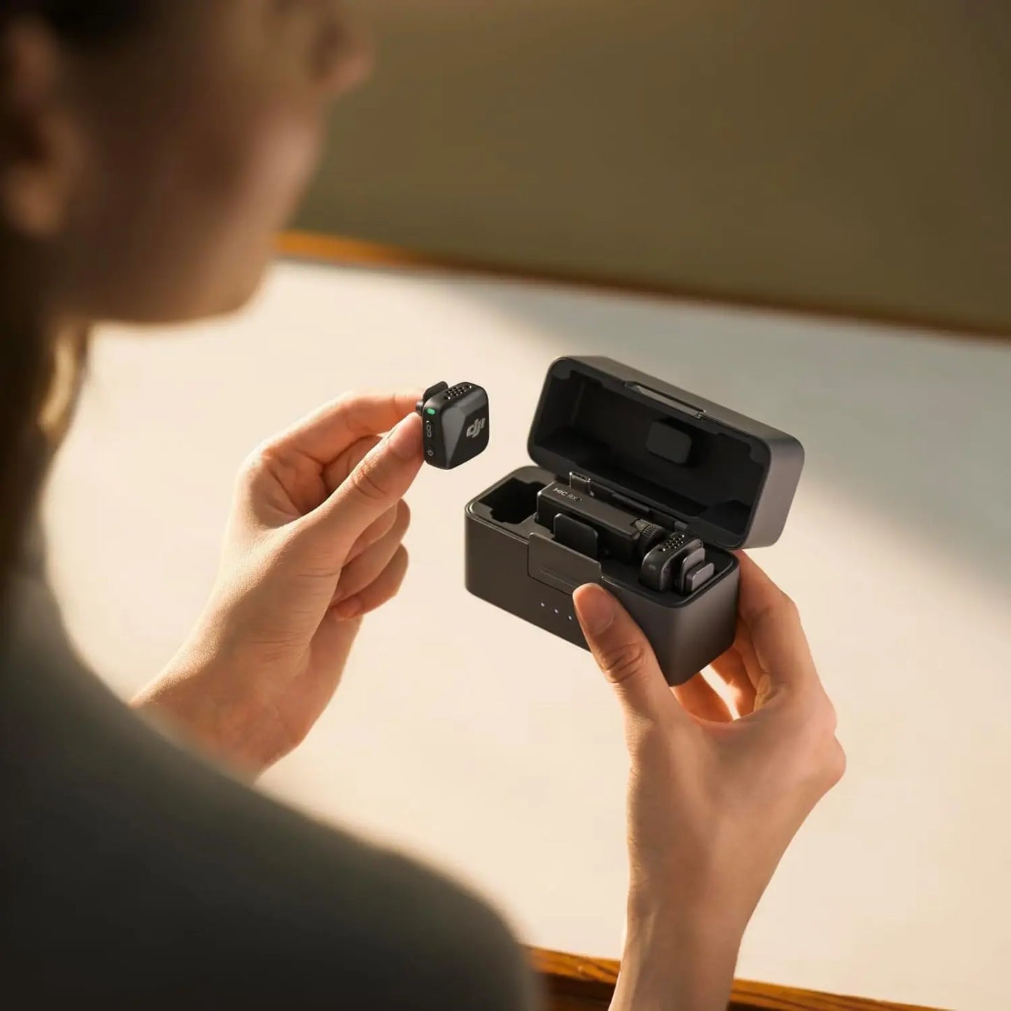 New DJI Mic Mini (2TX + 1RX + Estuche de Carga) – Micrófono Inalámbrico con Cancelación Inteligente de Ruido